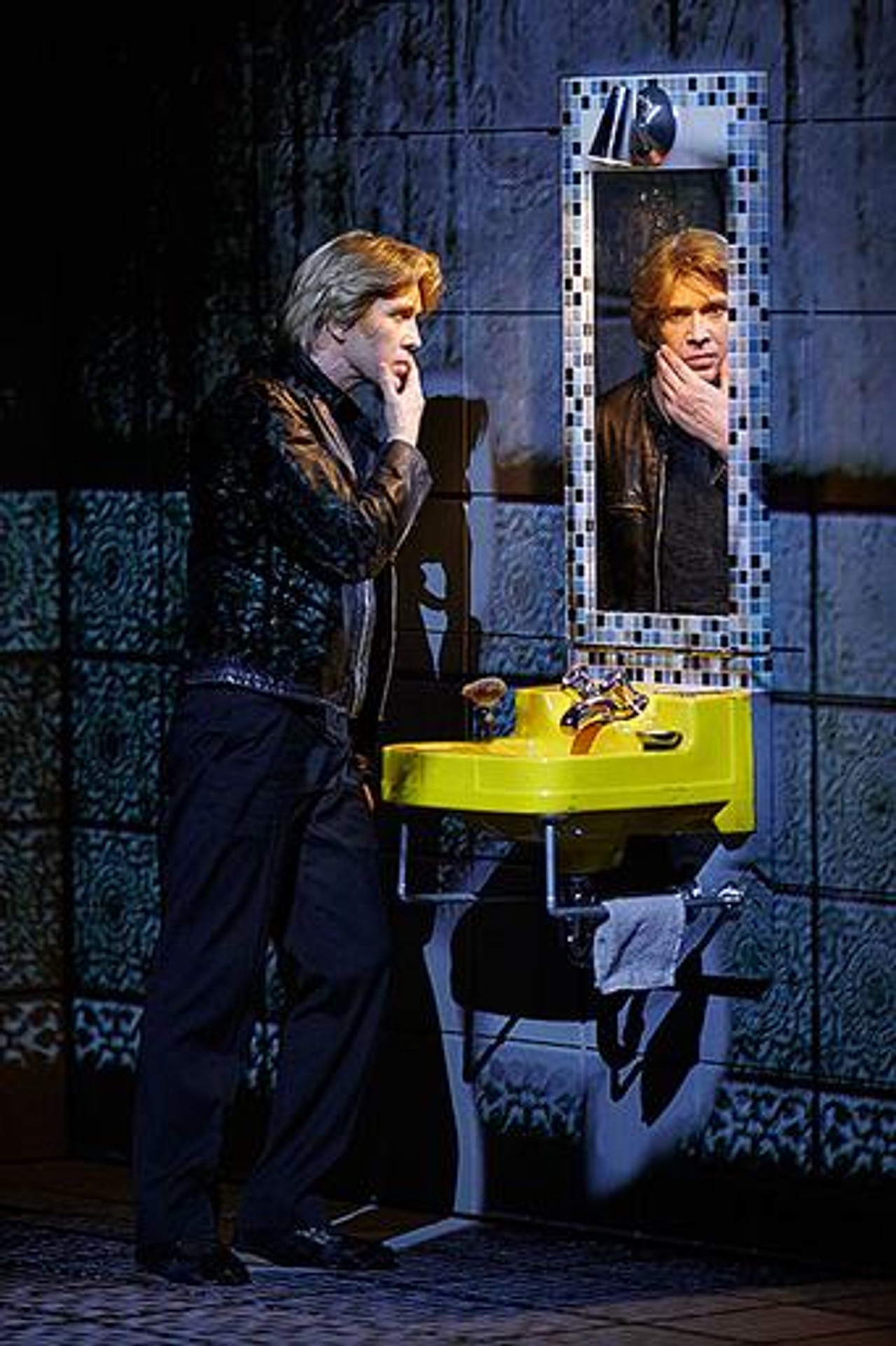 TheatreHD: Золотая Маска в кино: Гамлет | Коллаж