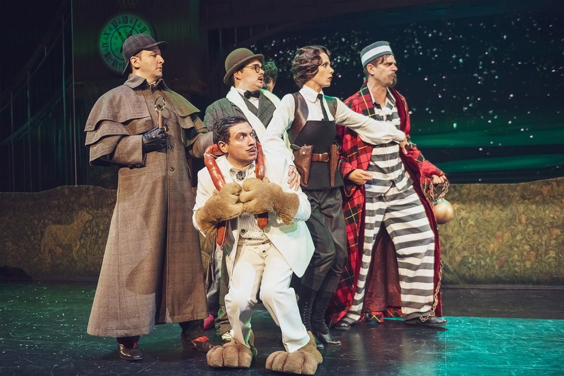 TheatreHD: Элементарно, Хадсон! Дело о собаке Б.